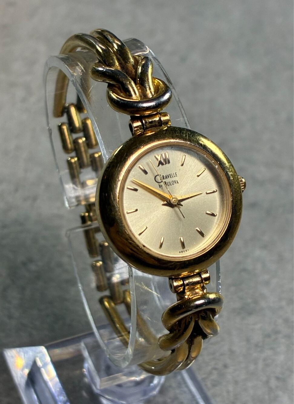 Caravelle by Bulova 1995 Quartz Women's Watch 48E61 Vintage Gold Tone 6" Working